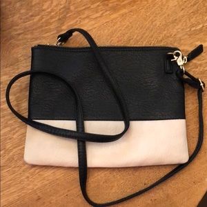 Black/white cross body bag